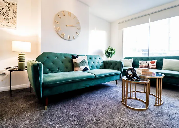 Charming 3-Bedroom Flat Clapham Comfort
