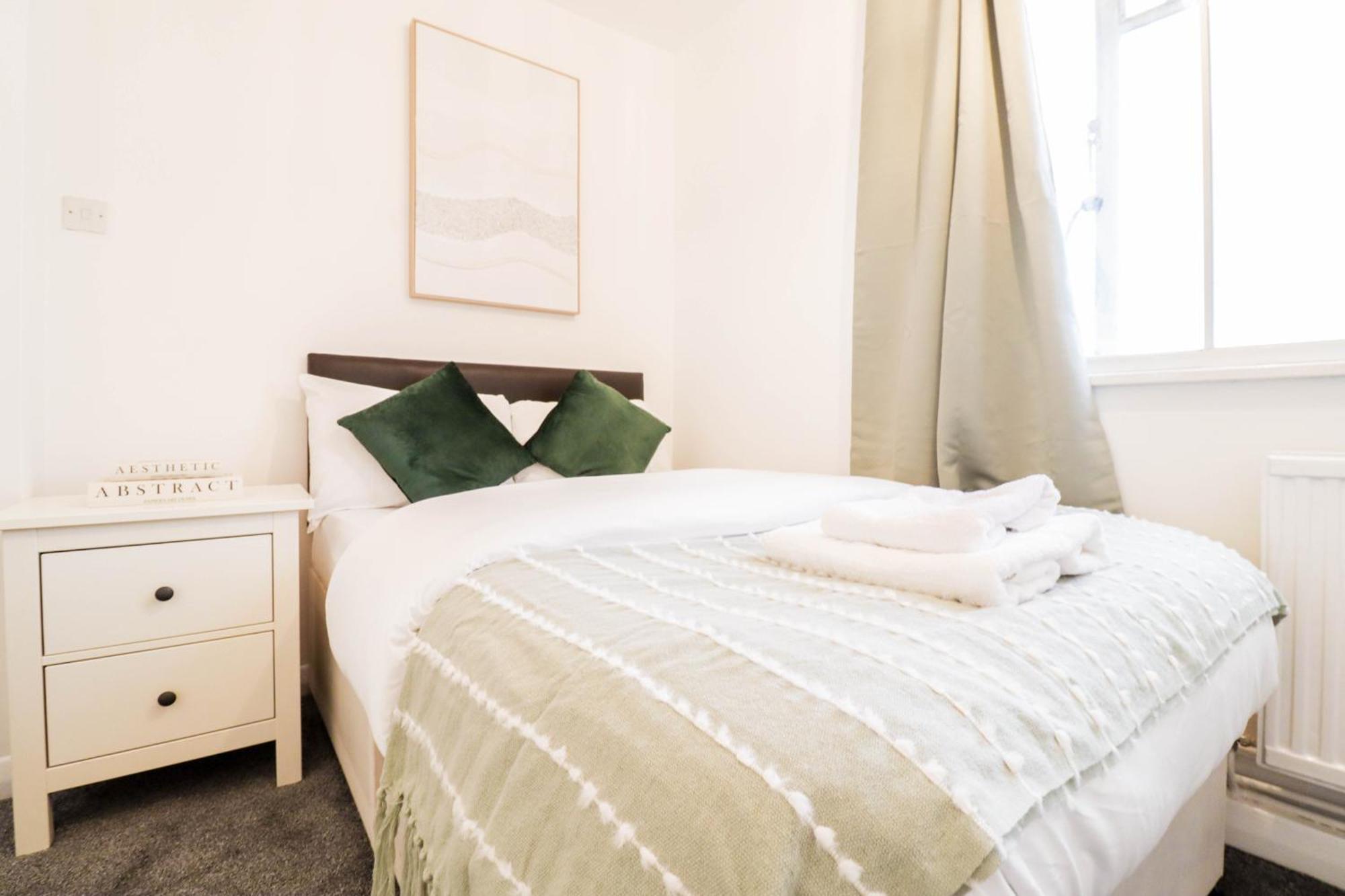 Charming 3-bedroom Flat Clapham Comfort Apartment *